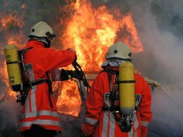 enam-orang-tewas-pada-kebakaran-di-makassar | Berita Positive 