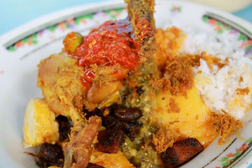 nasi-kapau-menu-istimewa-dari-ranah-minang | Berita Positive 